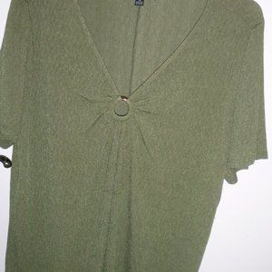 NAIF, Women's pull over top